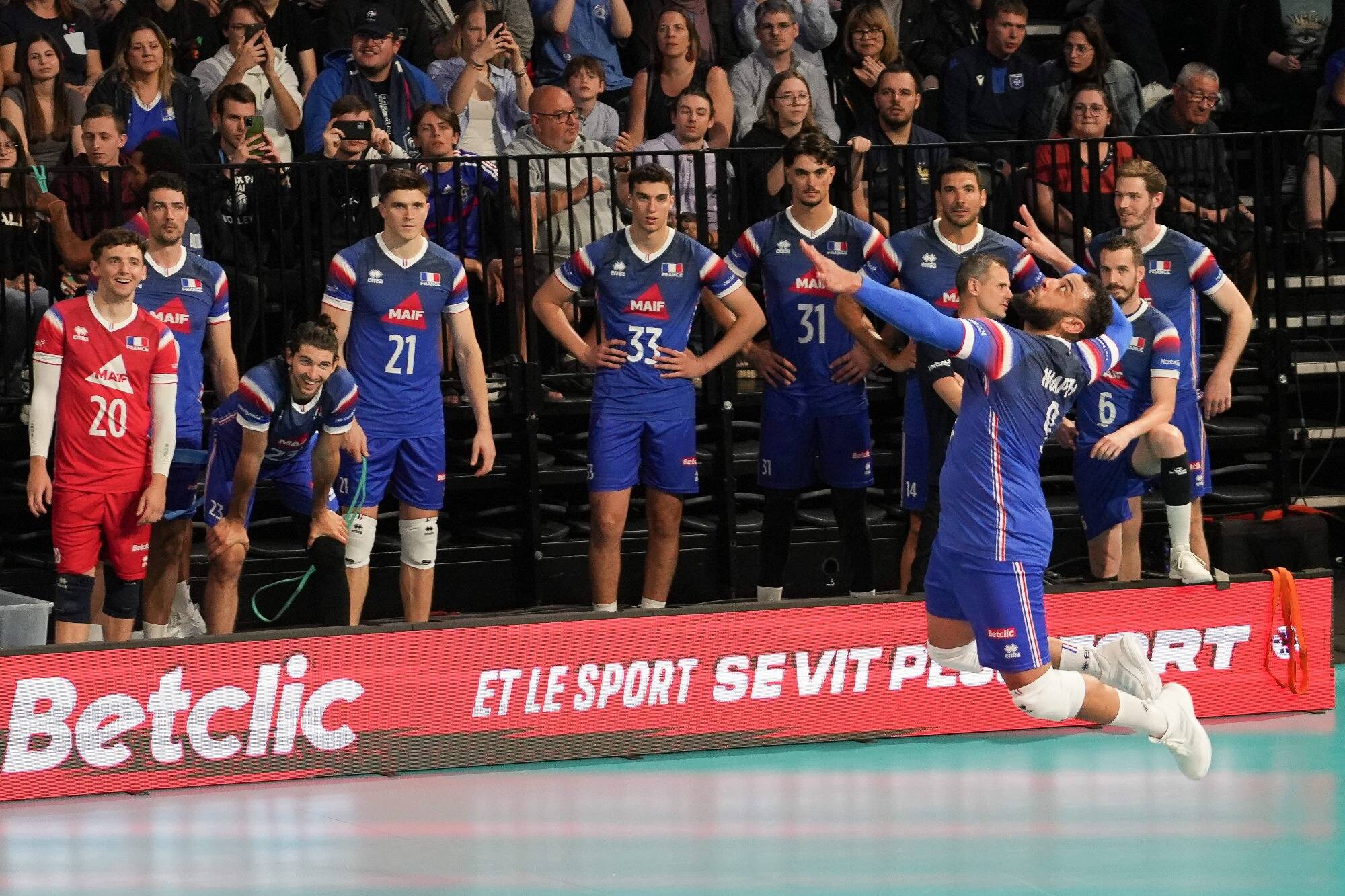 JO: Championne olympique en titre, l'équipe de France de volley de Kévin Tillie bat la Serbie pour ses débuts (3-2)