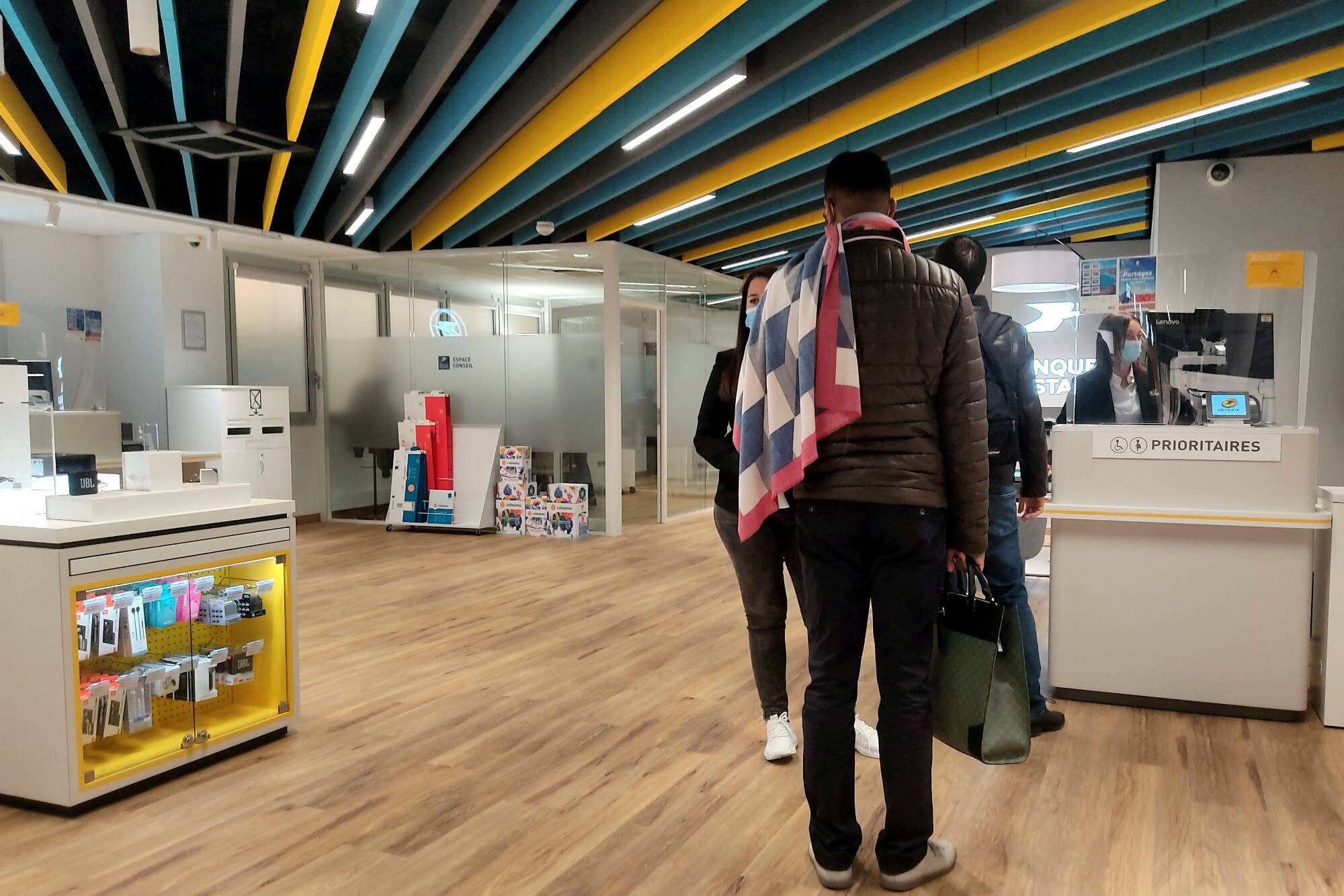 La Poste du Vieux-Nice fait peau neuve et devient le premier bureau en "format tourisme" de la région Paca