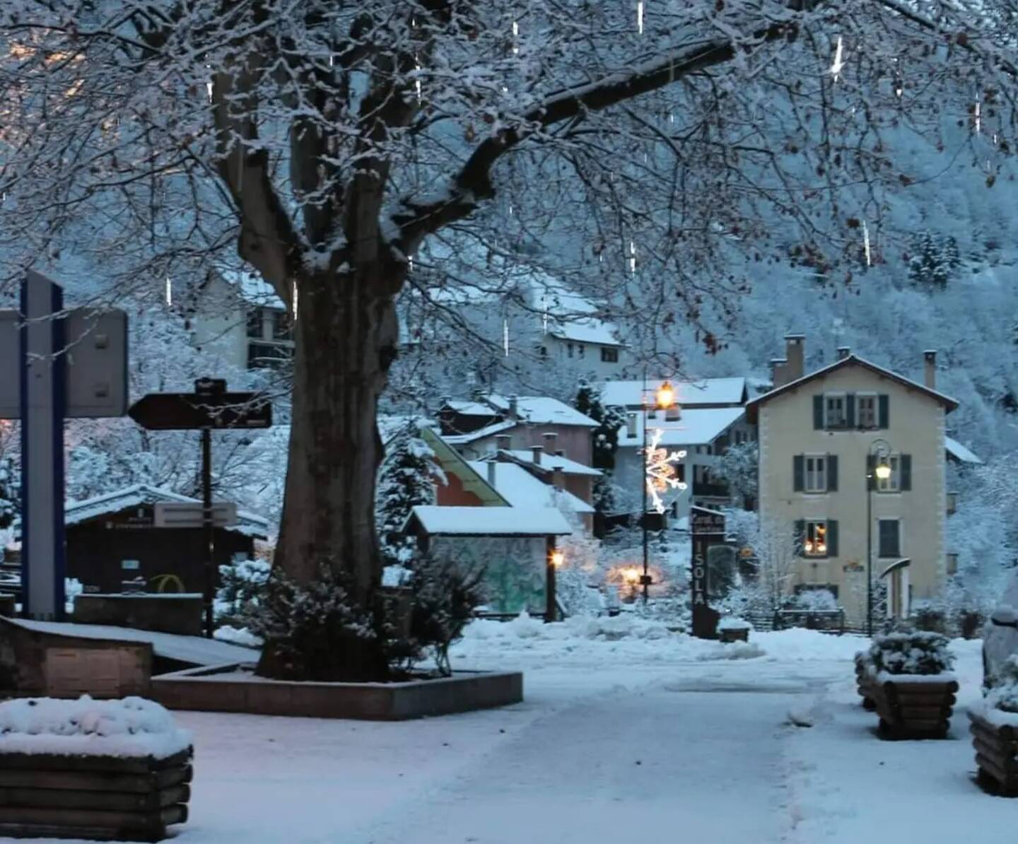 Isola sous la neige... et sans réception correcte des chaînes de la TNT et de France télévision.