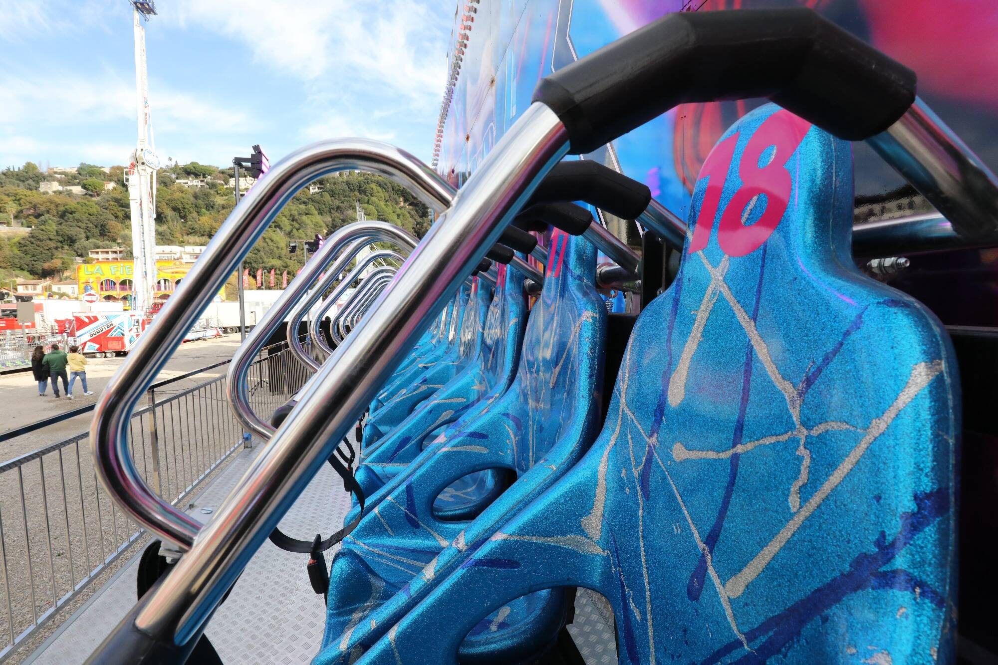 Une rixe entre bandes rivales dégénère dans un Luna Park en Bretagne, plusieurs jeunes reçoivent des coups de couteau