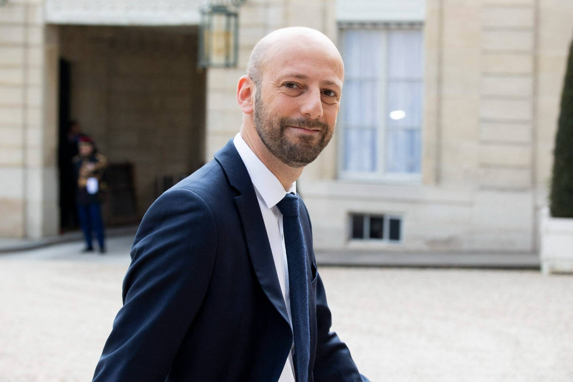 Suppression des catégories, rémunération du mérite collective... Que contient le projet de réforme de la fonction publique?