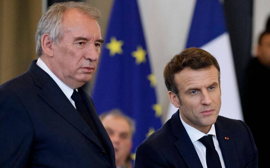 Les cotes de popularité d'Emmanuel Macron et François Bayrou dégringolent notamment chez les sympathisants Renaissance-MoDem-Horizons