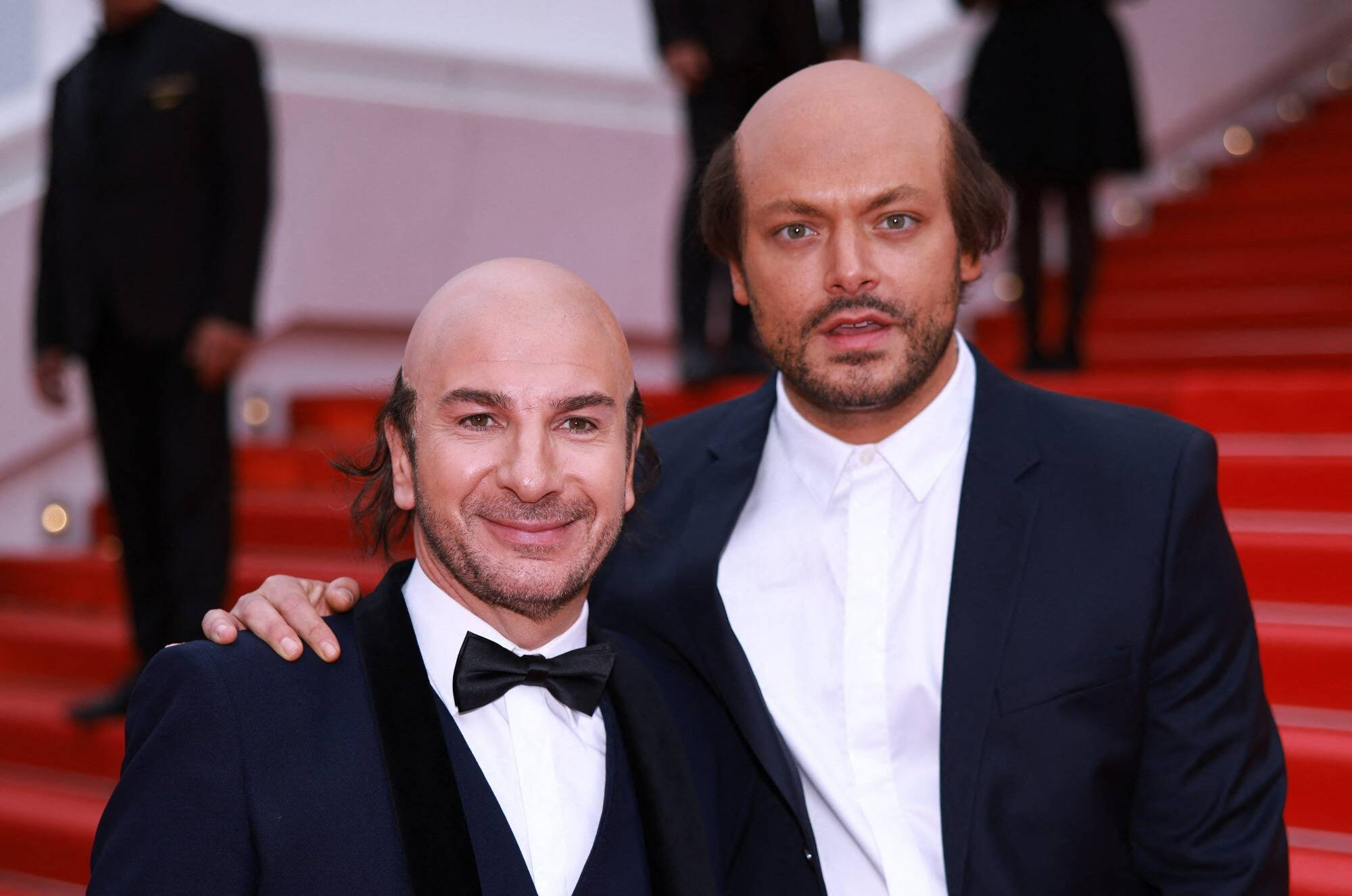 Michaël Youn et Kev Adams chauves sur le tapis rouge de Cannes: on sait pourquoi les deux comédiens arboraient une calvitie, ce samedi soir
