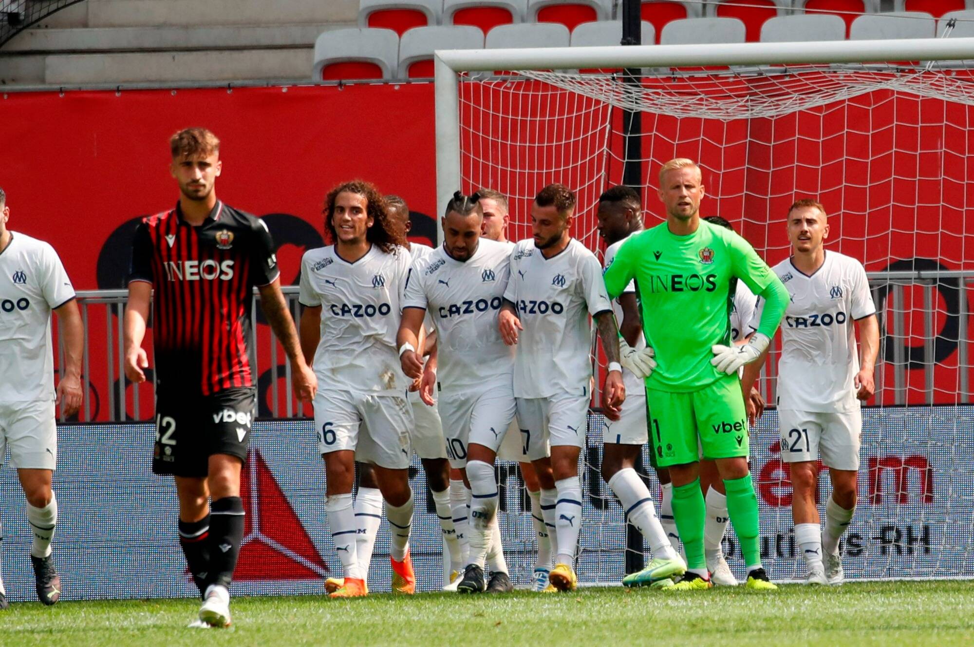 L'OGC Nice lourdement battu 3-0 par l'OM à domicile