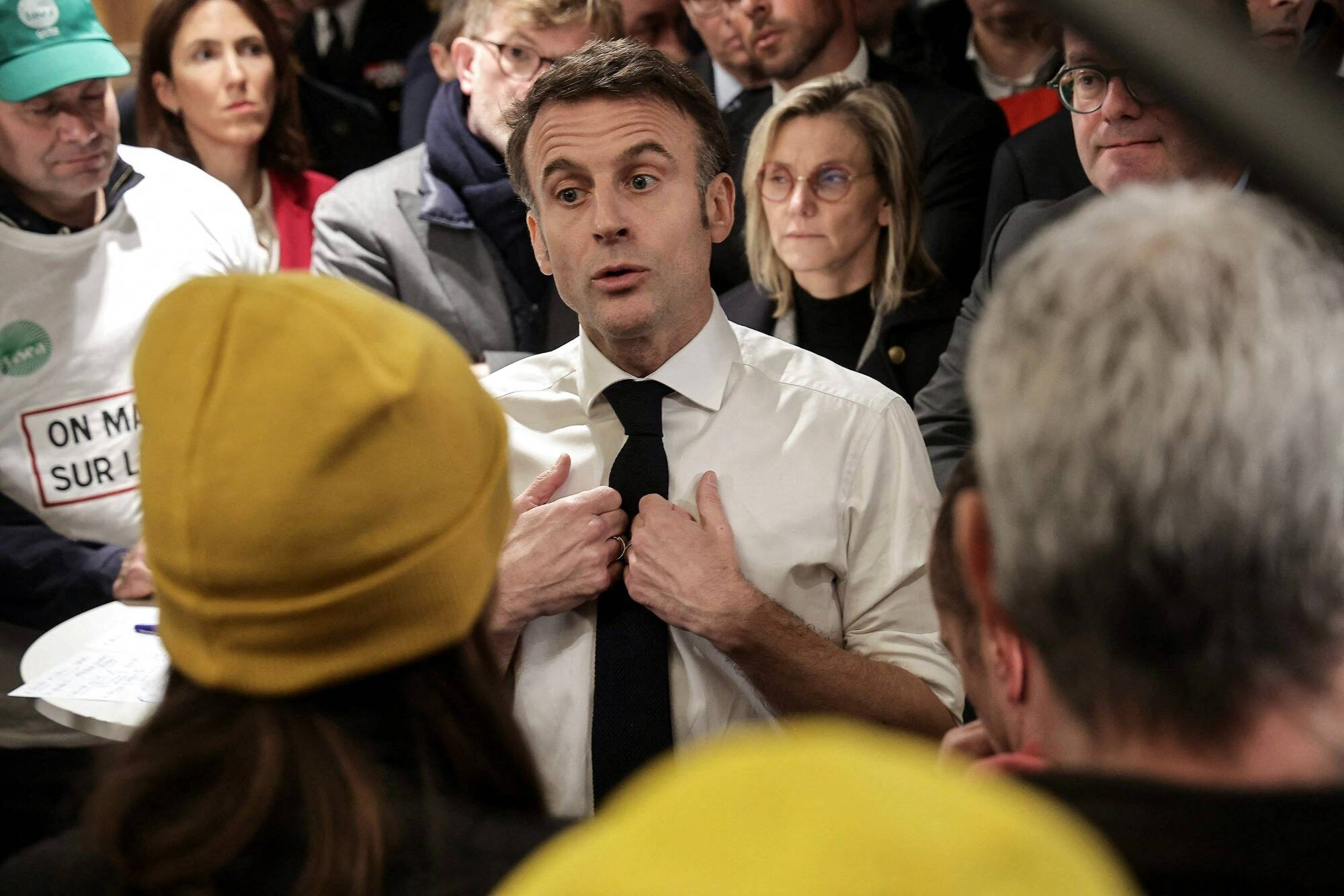 Plan de trésorerie, prix planchers, pesticides... Ce qu'il faut retenir des annonces d'Emmanuel Macron au Salon de l'agriculture