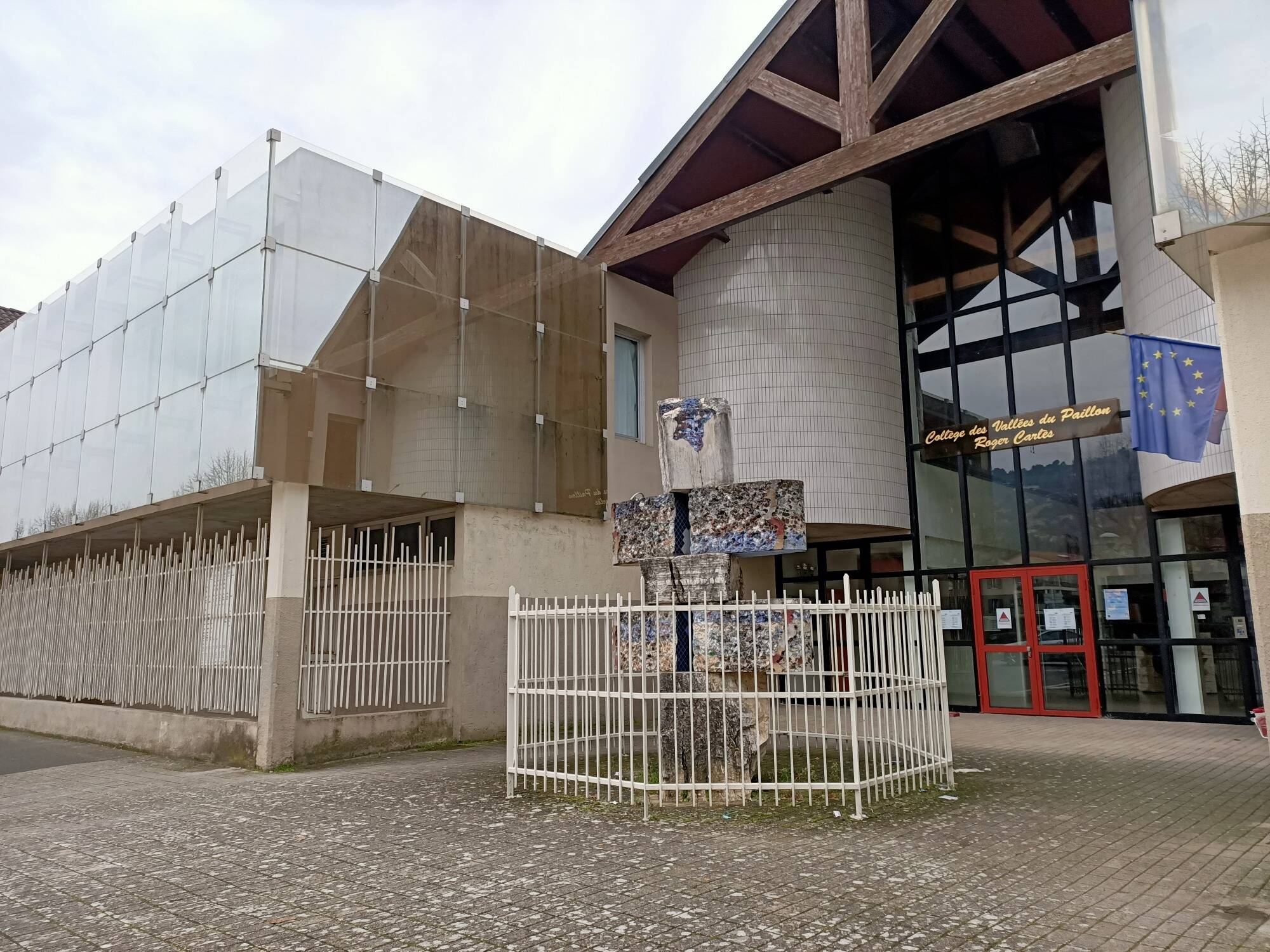 Les écoliers de Sclos de Contes privés de collège dans leur propre ville? Furieux, les parents d'élèves se mobilisent