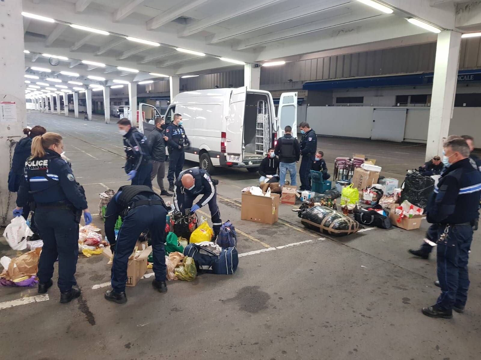 Livraisons illégales de colis à Nice depuis des pays de l'Est: quatre fourgons interceptés, 1,2 tonne de denrées détruites