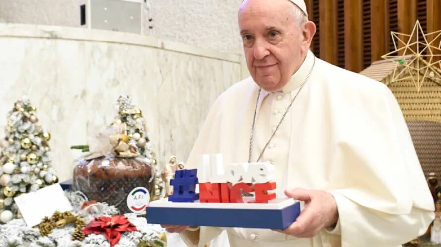 Christian Estrosi veut lui rendre hommage: quel lieu de Nice doit porter le nom du pape François? Donnez votre avis