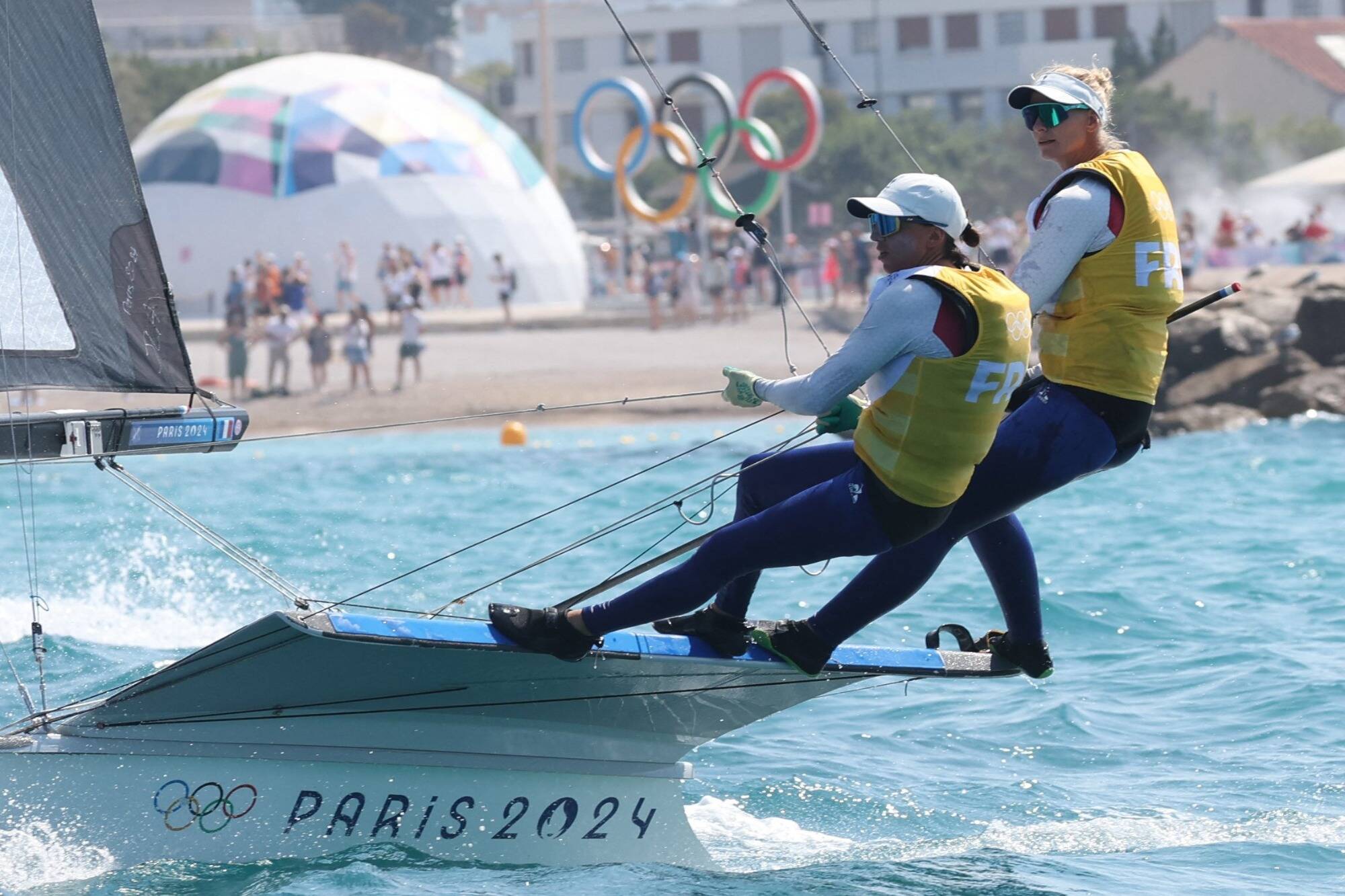 JO-2024: première médaille française en voile, Charline Picon et Sarah Steyaert remportent le bronze à Marseille