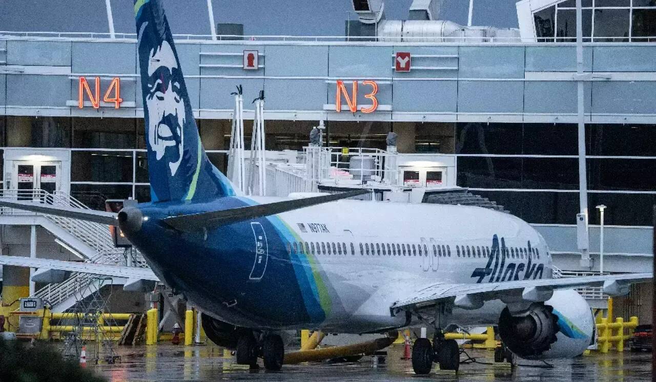 Boeing 737 Max: des boulons mal fixés, une porte qui se détache en plein vol, deux catastrophes meurtrières... 5 questions sur l'avion star du groupe américain