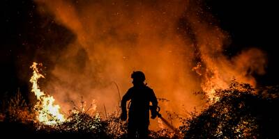 130 personnes évacuées par précaution à cause d'un spectaculaire incendie de forêt dans le massif de la Chartreuse en Isère