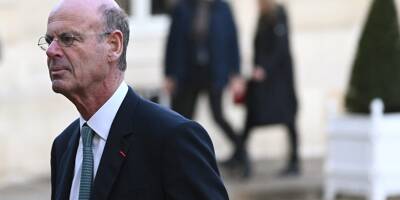 Pas de hausse d'impôts mais une baisse du taux du livret A, taxe sur les billets d'avion... Les pistes d'économie envisagées par le gouvernement