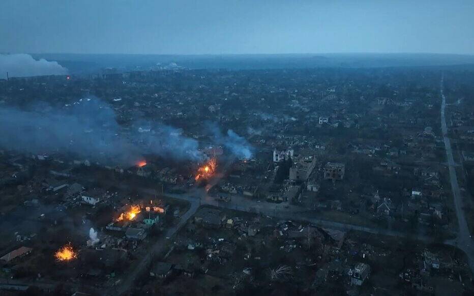 Guerre en Ukraine en direct: Volodymyr Zelensky dément la capture de Bakhmout, massive attaque aérienne sur Dnipro
