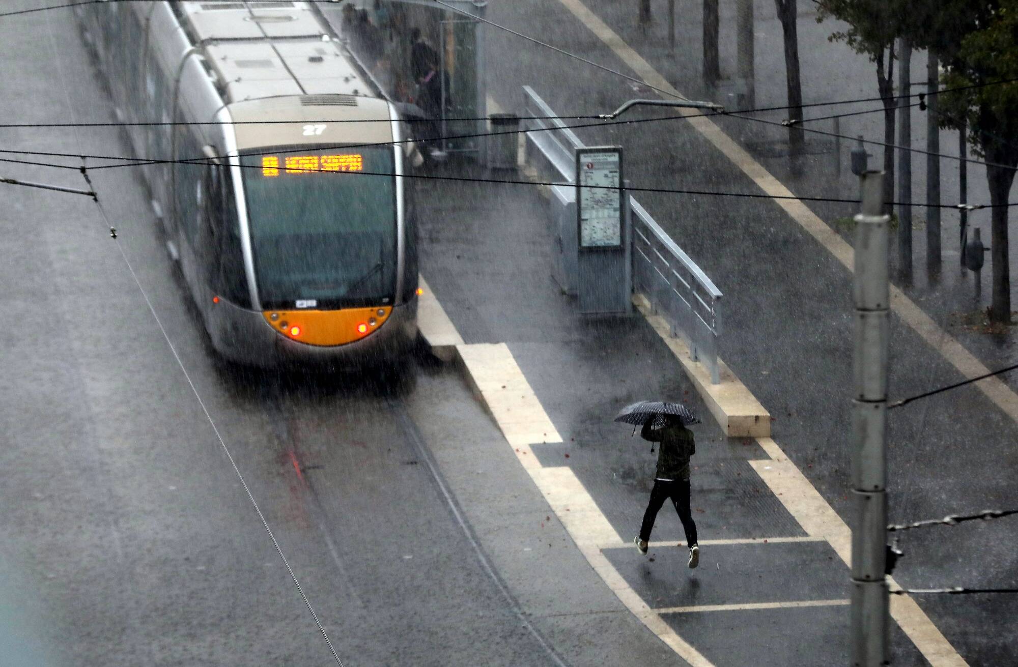 "Une série qui entre dans l'histoire climatologique": la pluie est enfin de retour à Nice... mais pas suffisamment
