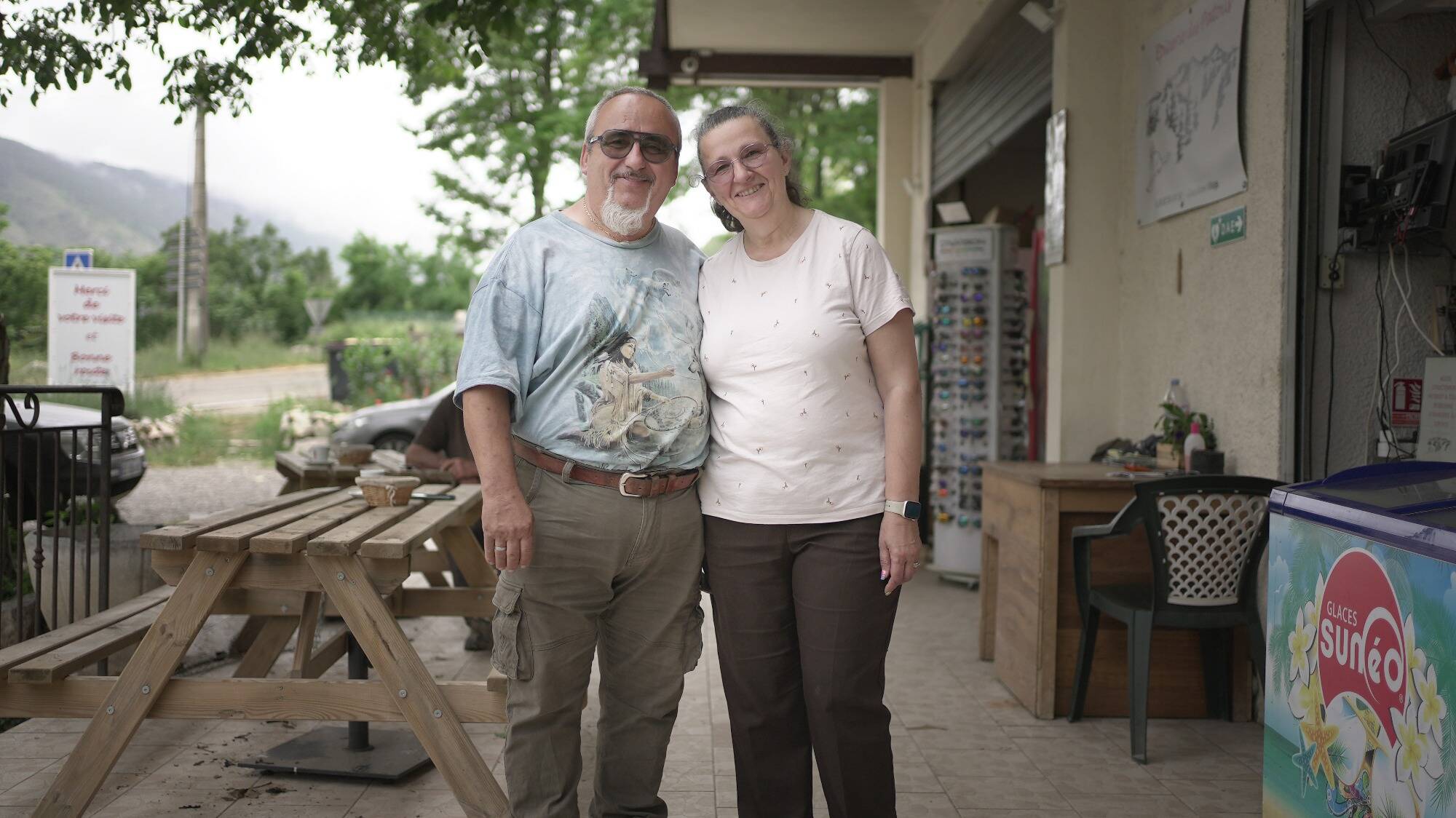 Casse-tête de la location: "On a failli vendre notre commerce et partir", ces épiciers de Gréolières témoignent