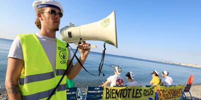 Une action pour mobiliser face à l'urgence climatique sur une plage de Nice ce samedi matin