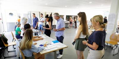 Elections législatives: participation record à 17h en France