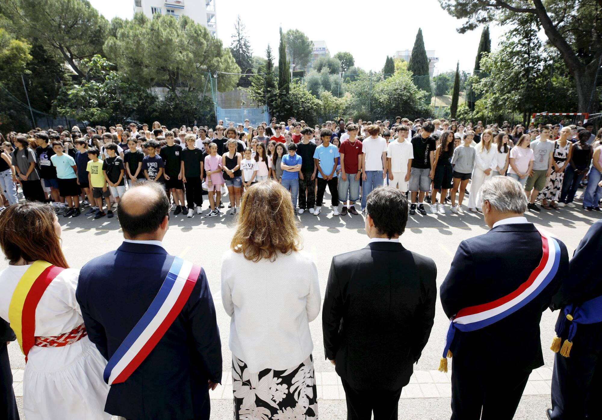 Surveillante poignardée en Haute-Marne: une minute de silence observée dans tous les établissements scolaires des Alpes-Maritimes