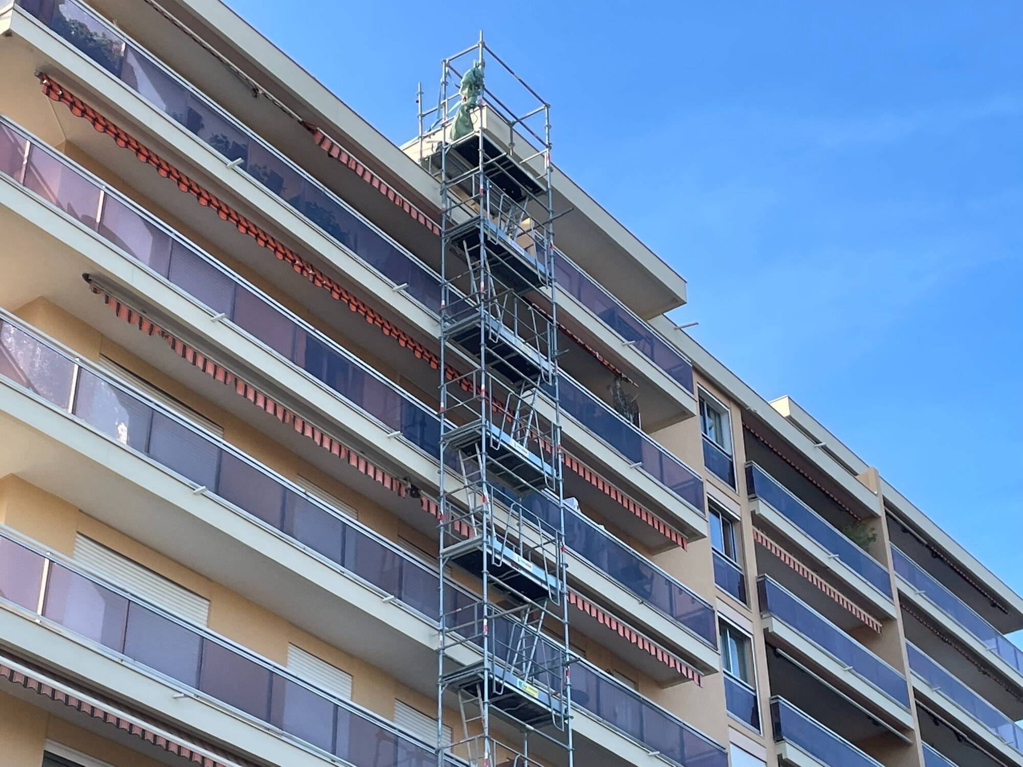 "De Nice à Grasse, ce drame a choqué beaucoup de monde": élan solidaire pour la famille de Nabil, victime d'un accident de chantier