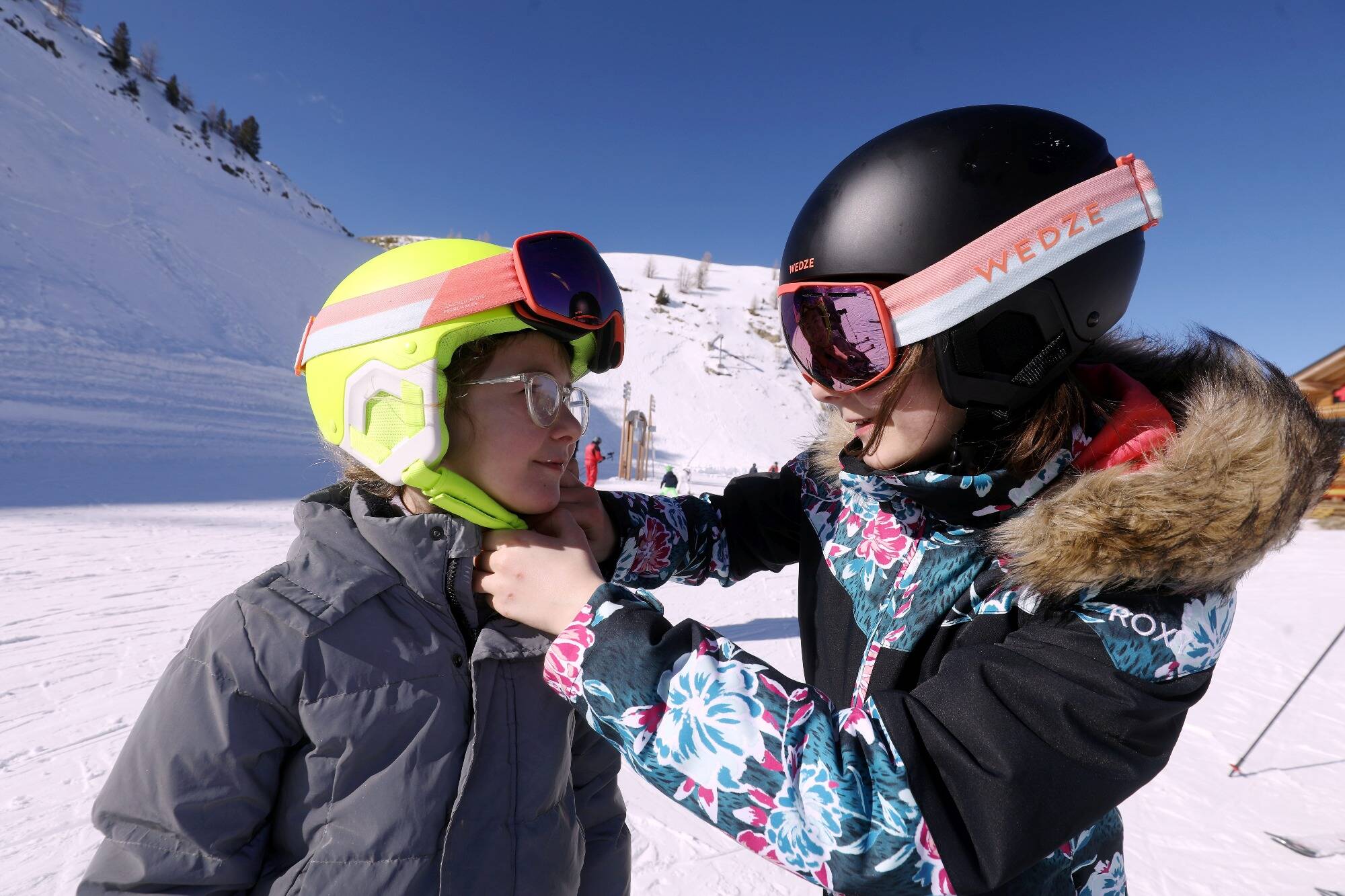 Une députée veut le rendre obligatoire: sur les pistes de ski des Alpes du Sud, le casque est déjà sur toutes les têtes