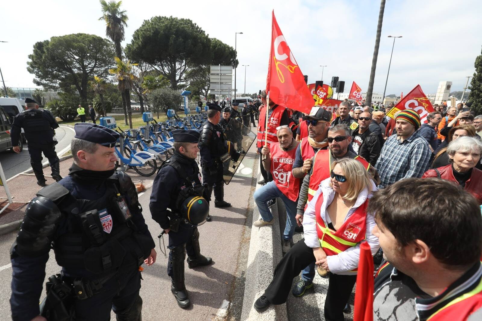 Manifestations contre la réforme des retraites: la contrôleure générale dénonce "des atteintes graves aux droits fondamentaux" lors des gardes à vue
