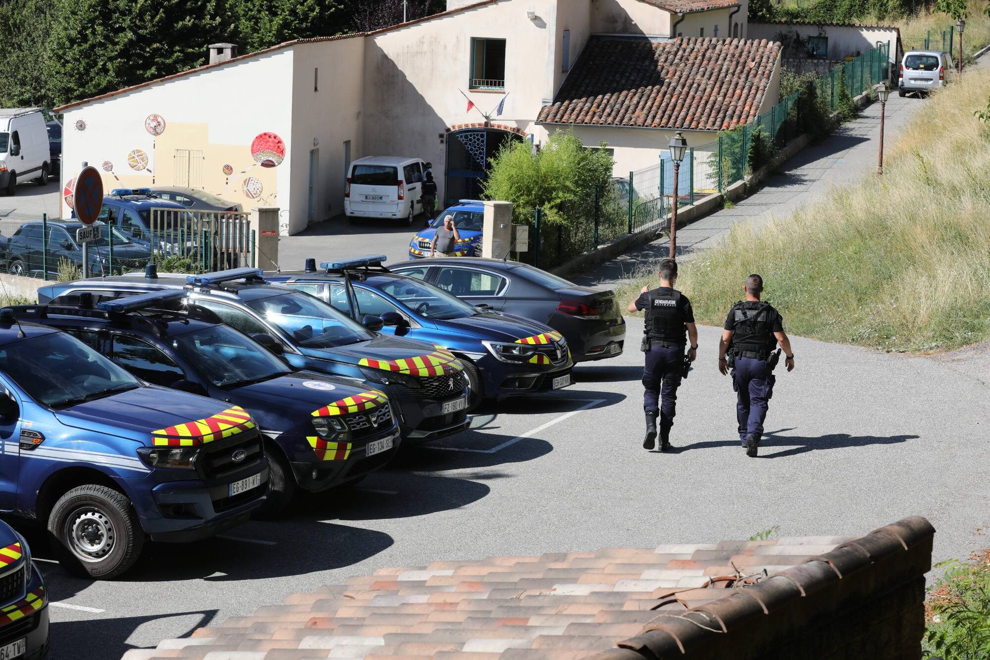 Elections législatives: le gouvernement et les services se préparent à des troubles dans plusieurs villes de France, à partir de dimanche soir