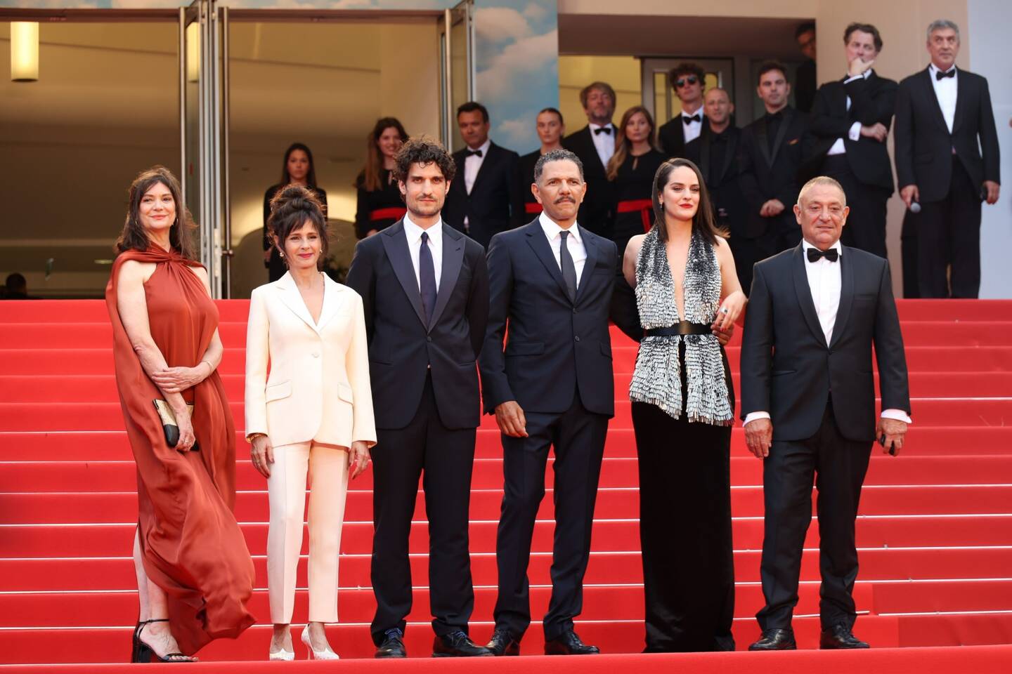 L'équipe du film "L'Innocent", réalisé par Louis Garrel, au 75 Festival de Cannes, mardi 24 mai. 