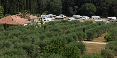 Quatre vingts caravanes s'installent sur un terrain privé réquisitionné par l'Etat à Mougins