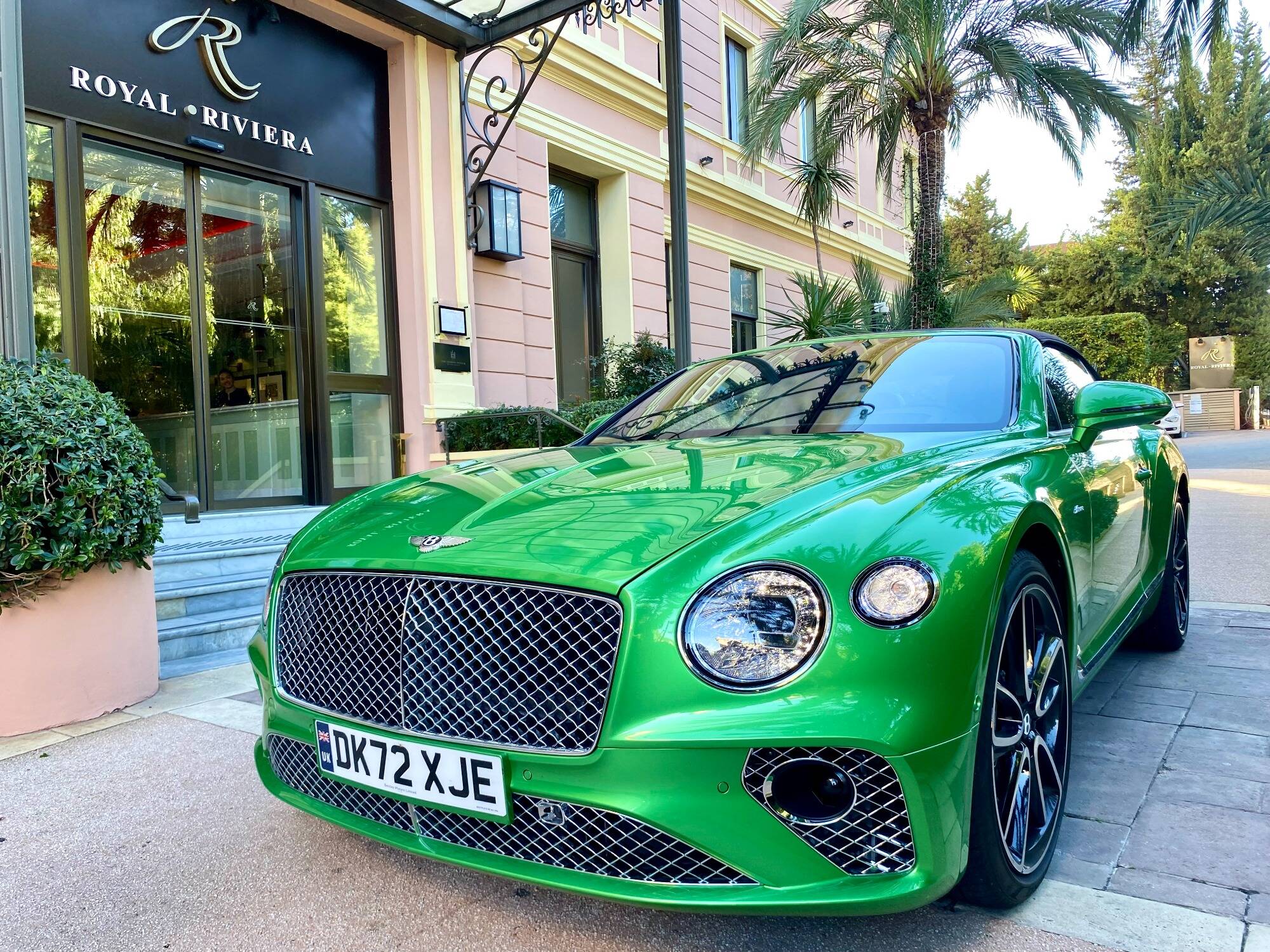 On a essayé la Bentley GTC V8 Azure, ce joyau de la couronne en voie de ...