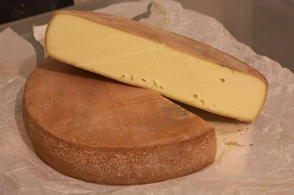 Raclette, morbier, tomme... Quinze fromages contaminés par la bactérie E. coli rappelés en France