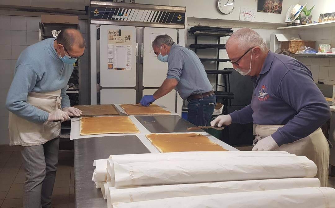 VIDEO. L'immense bûche de Noël solidaire bien distribuée cette année à Antibes