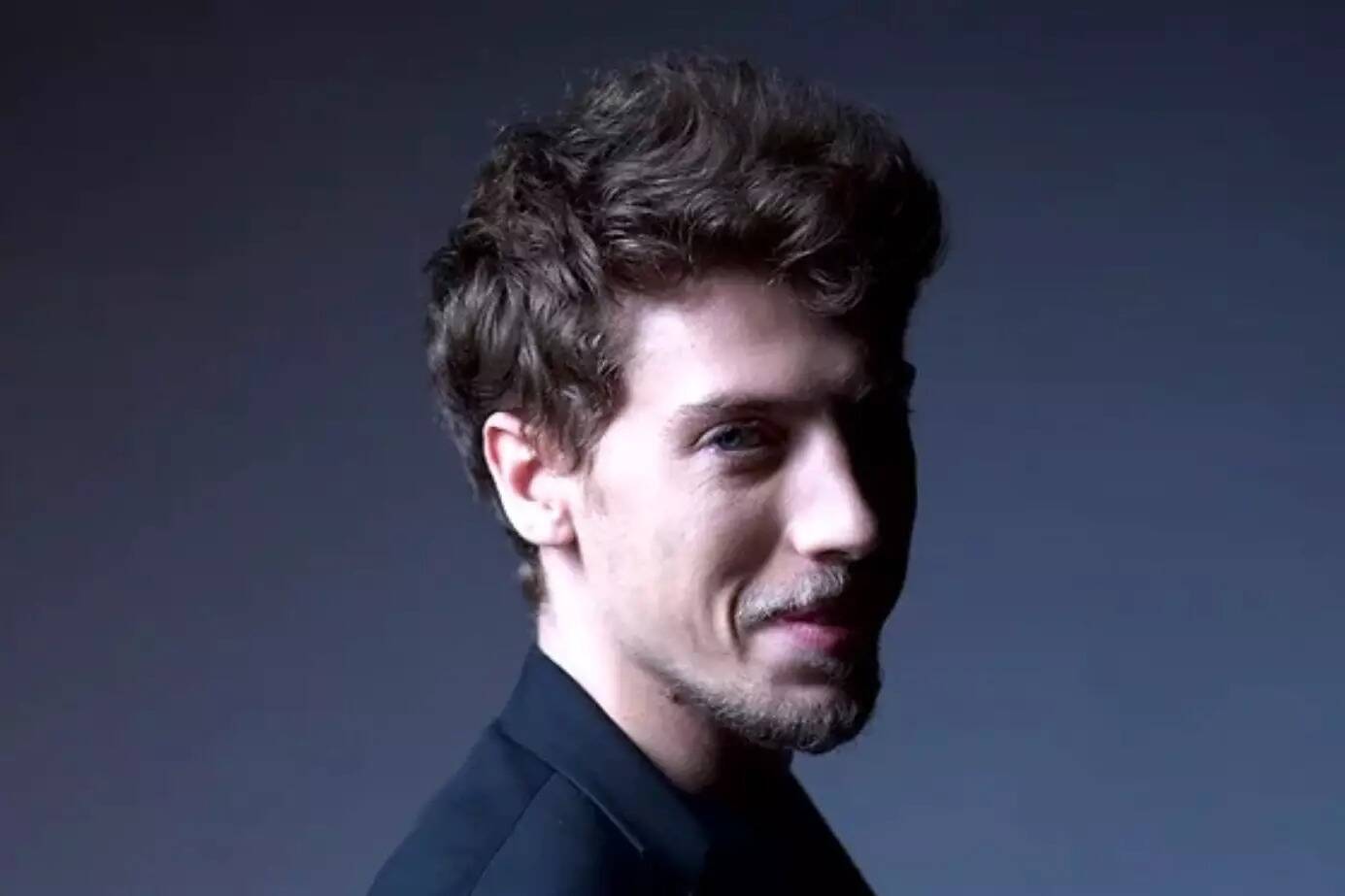 Passé par La France a un incroyable talent avec ses claquettes modernes, formé à Cannes, qui est Romain Rachline Bourgeaud qui dévoile son spectacle au palais des Festivals ?