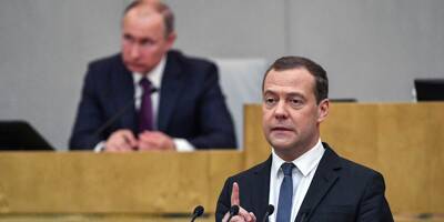 L'ex-président russe Dmitry Medvedev promet une guerre entre la France et 