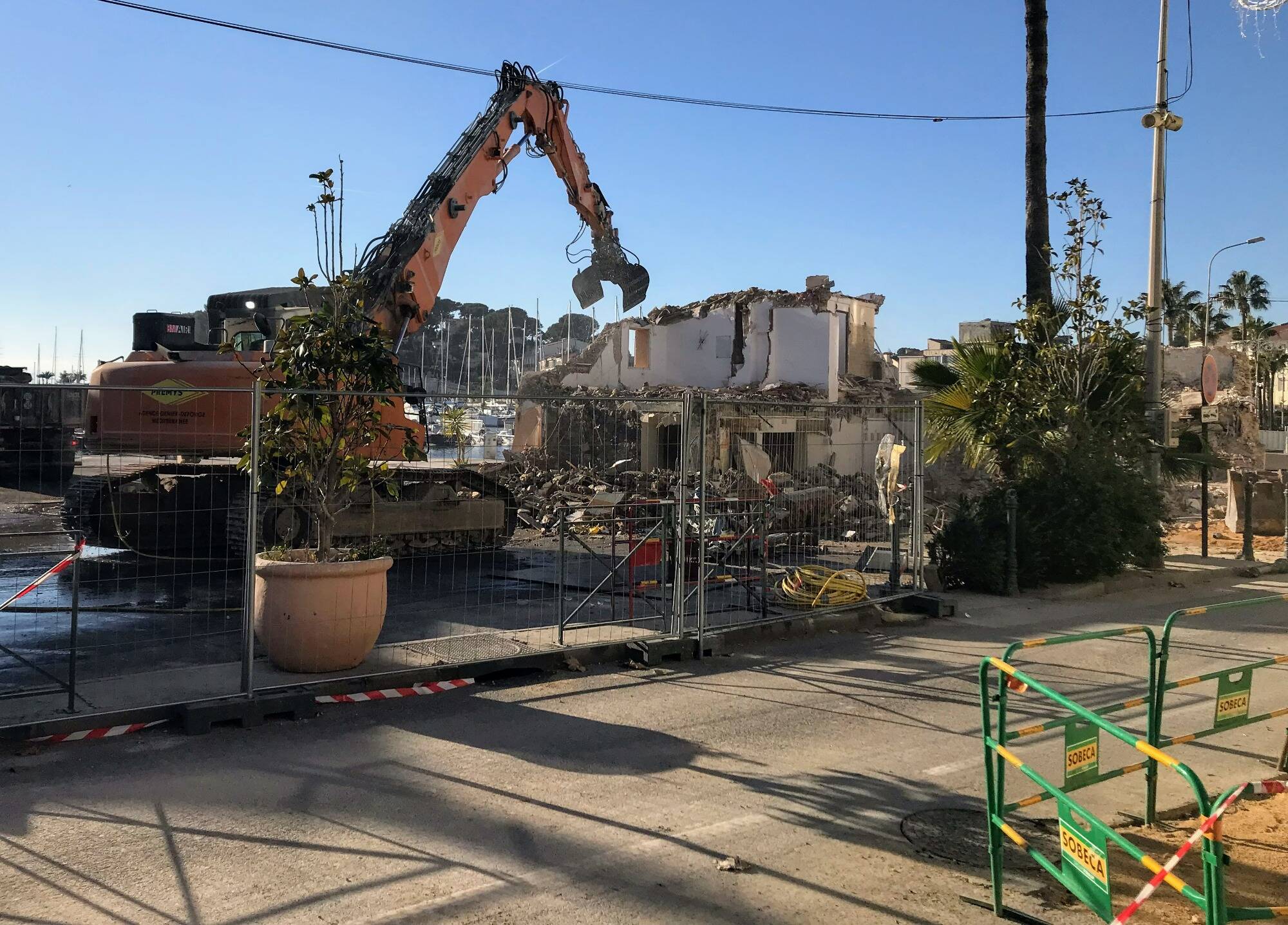 6 Rue Jean Jaures Sanary Sur Mer Dramatique explosion d'un immeuble à Sanary: les démolitions se poursuivent  - Var-Matin