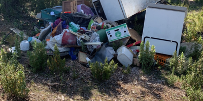Des individus pris en flagrant délit de dépôt d'ordures sauvage au Castellet, non loin du circuit