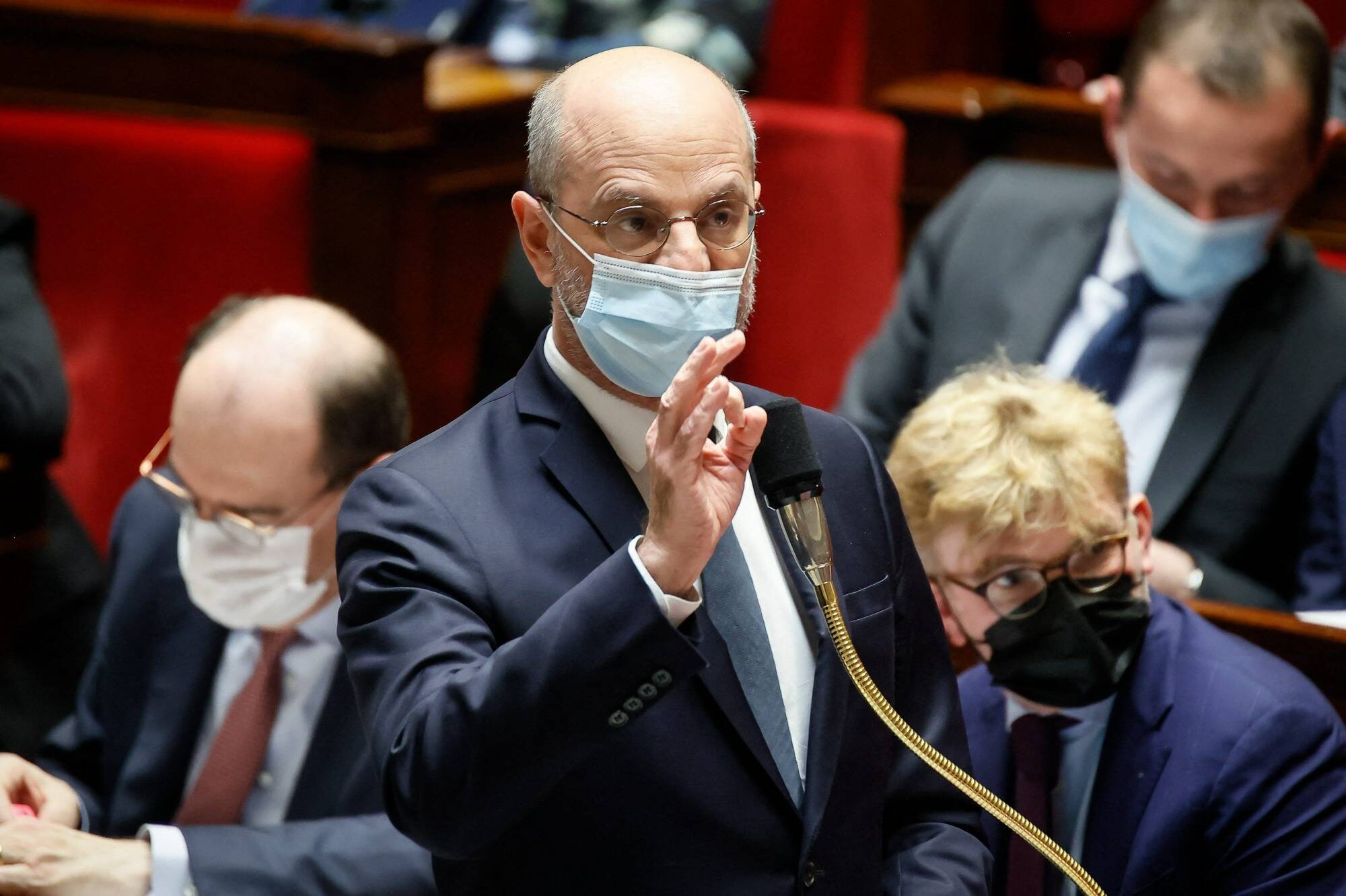 5 millions de masques FFP2, des recrutements... Ce qu'il faut retenir des annonces de Blanquer pour répondre au ras-le-bol des enseignants