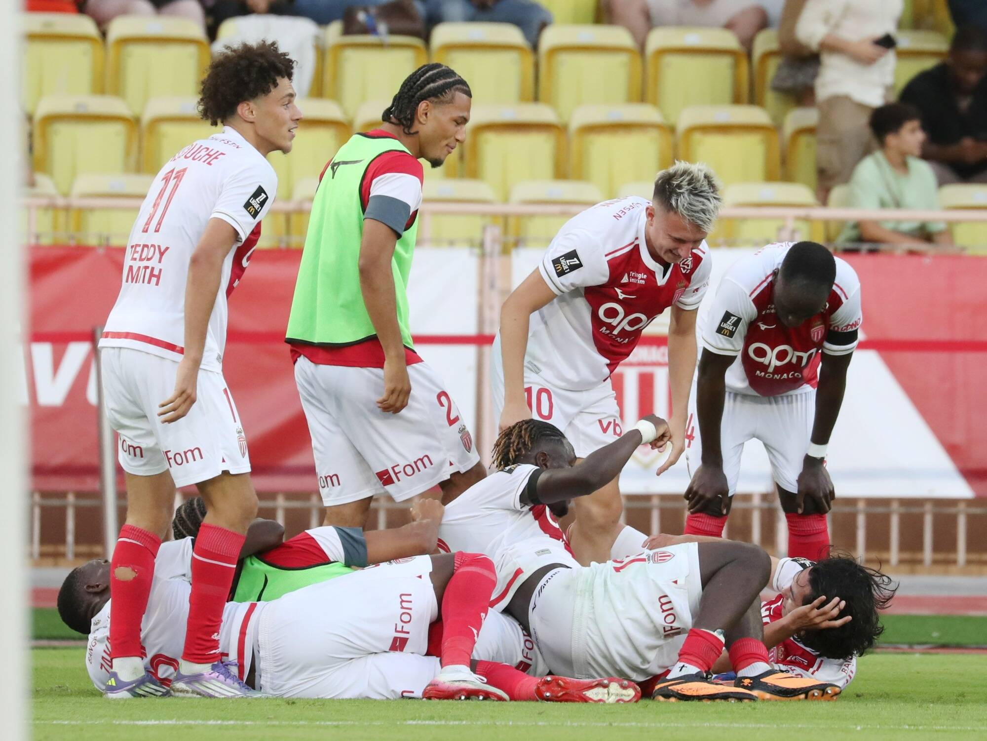 L'AS Monaco bat Strasbourg grâce à un but de Minamino en toute fin de match (3-2)