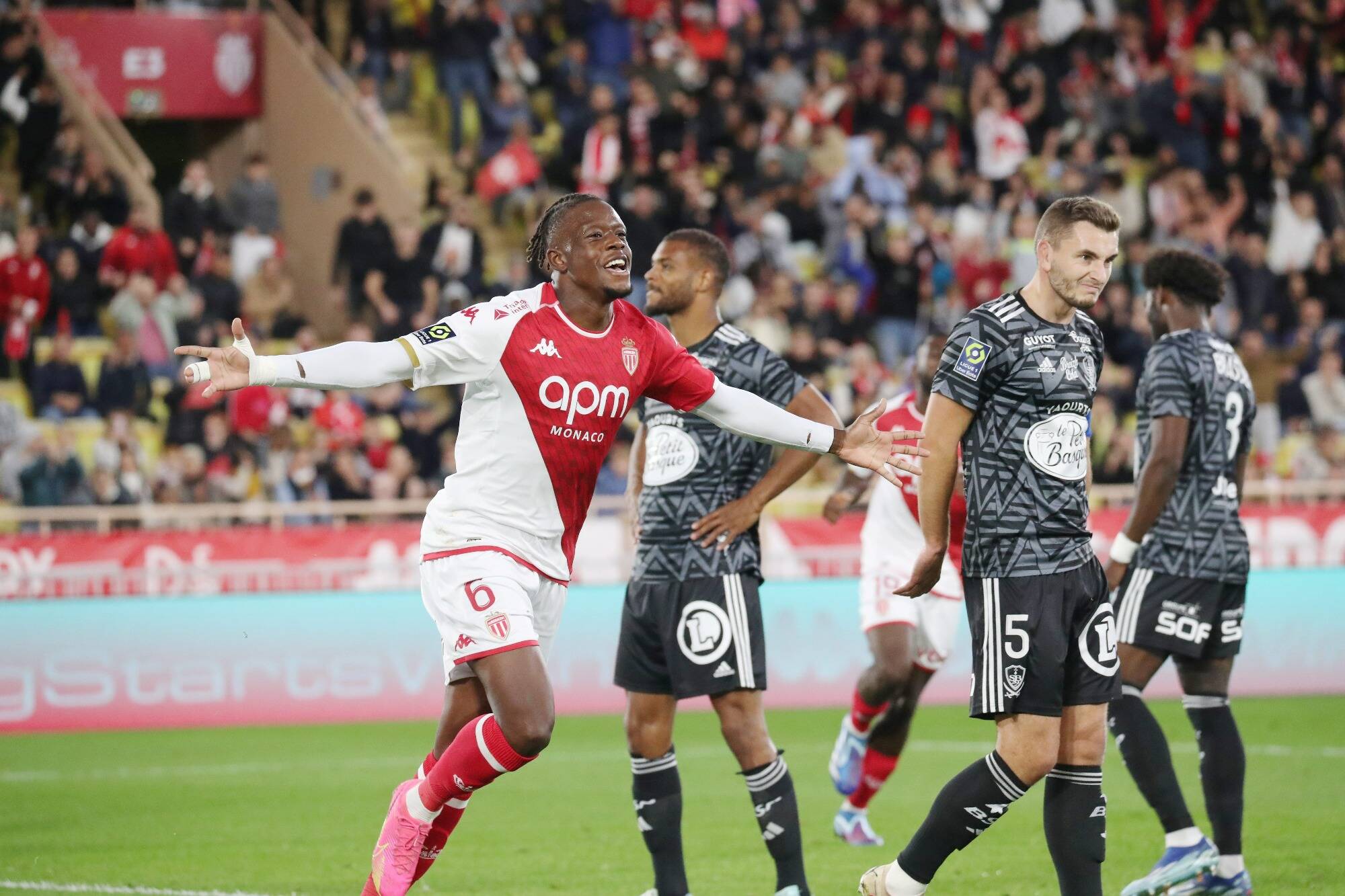 Monaco domine Brest (2-0) et repasse deuxième de Ligue 1