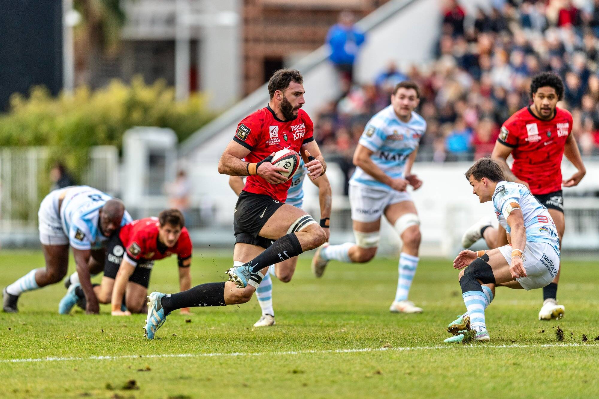 Toulon dominant face au Racing mène 24-10 à la mi-temps