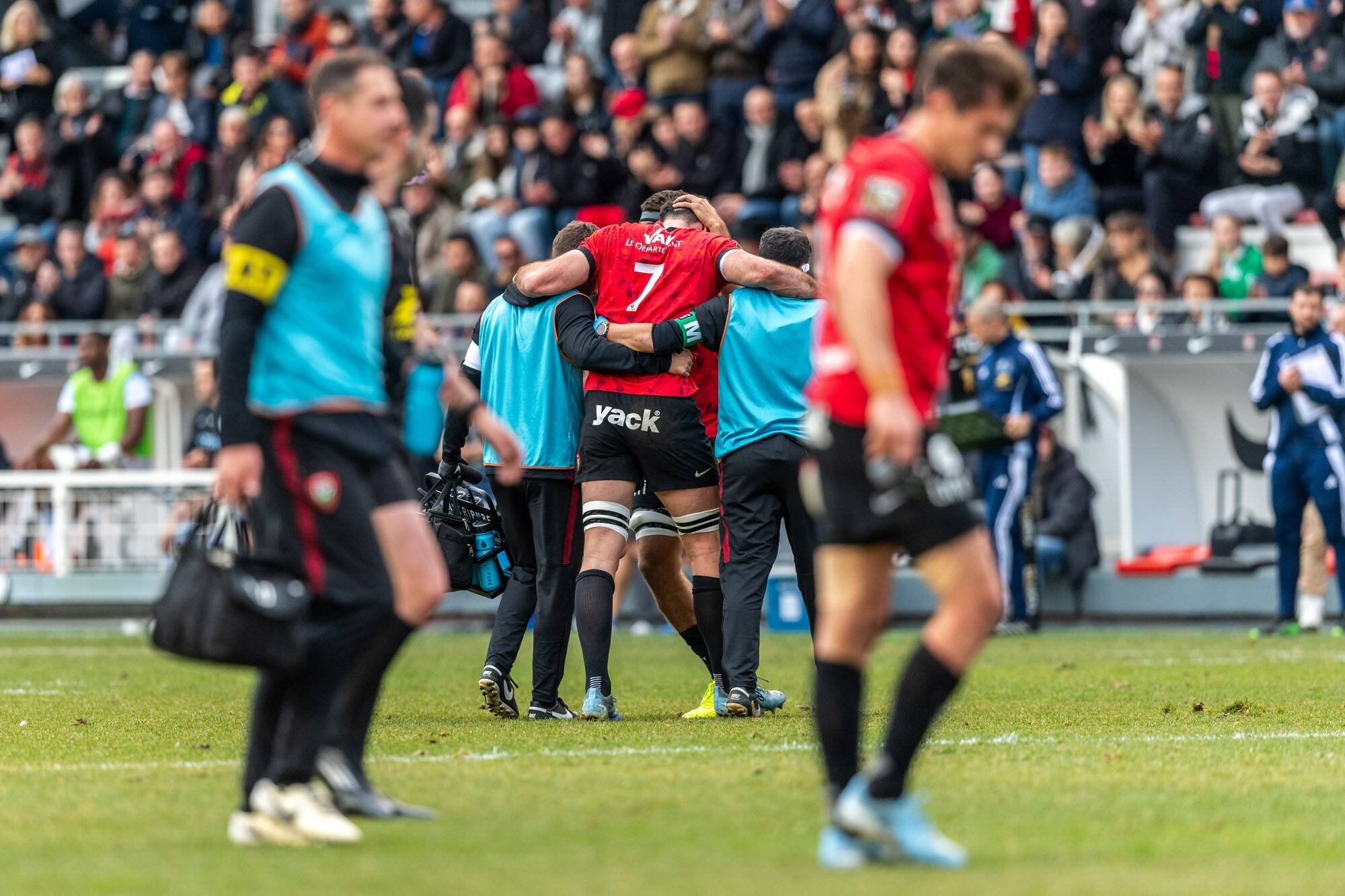 Le capitaine du RCT Charles Ollivon sort sur blessure dès le début de Toulon-Racing 92
