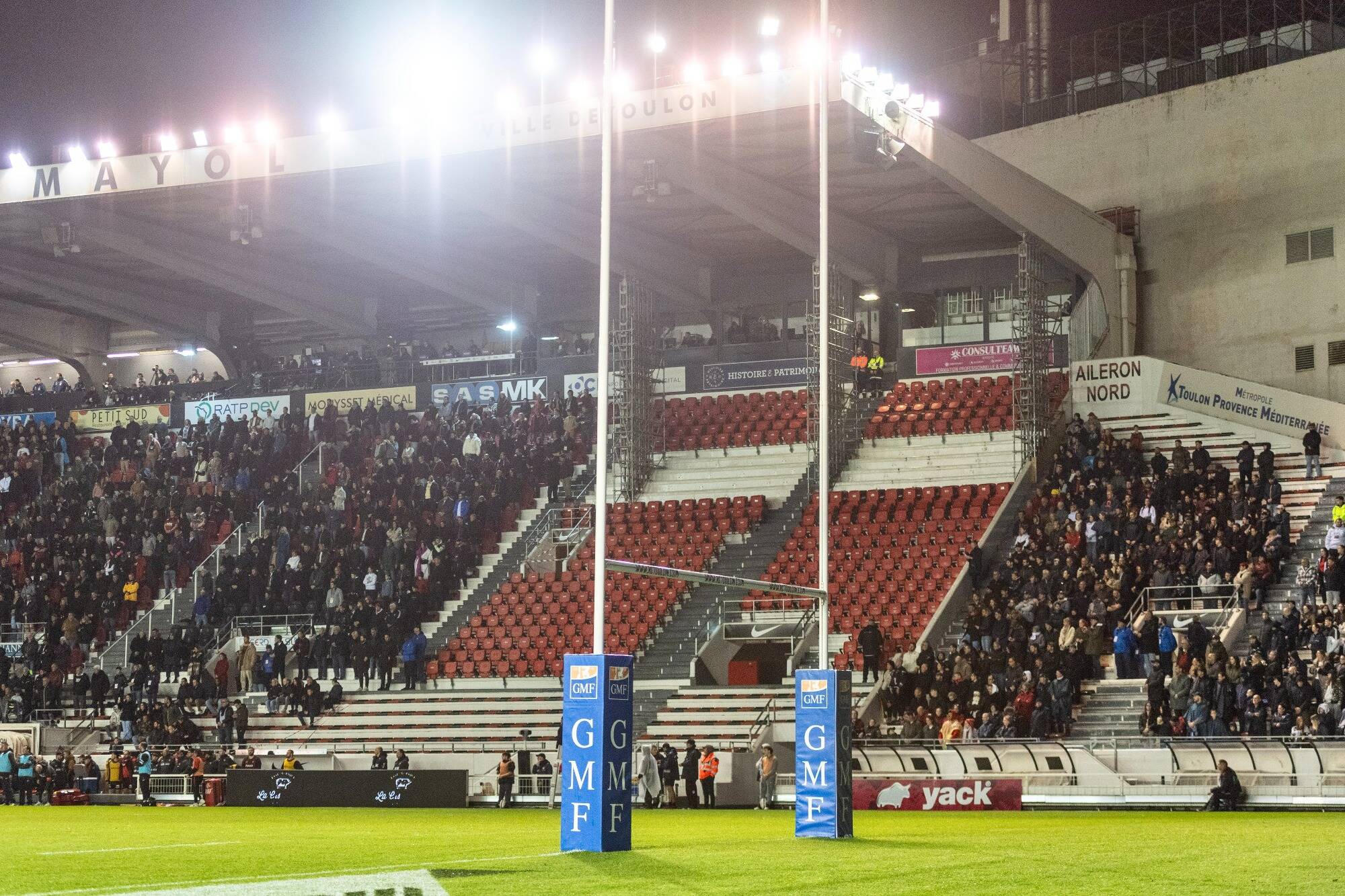 Avant le match RCT-Castres ce samedi à 21h, on vous fait la visite du stade Mayol rénové