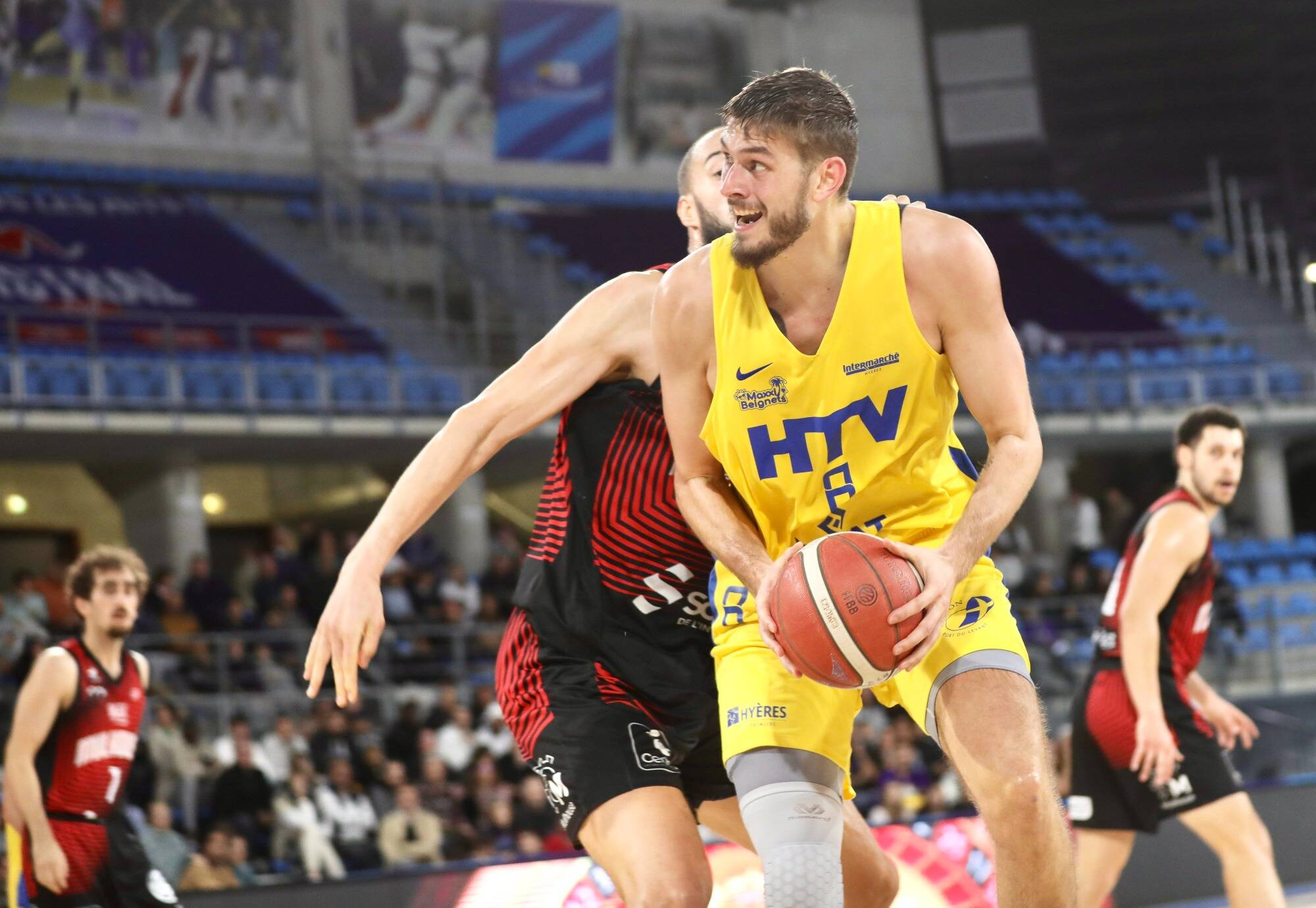 Basket-ball: Hyères-Toulon bat Mulhouse et prend la tête de NM1