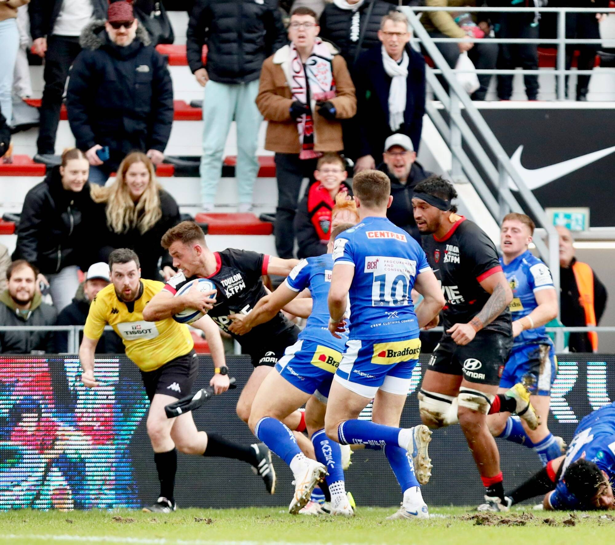 Toulon fait course en tête contre Exeter et mène 18-5 à la mi-temps