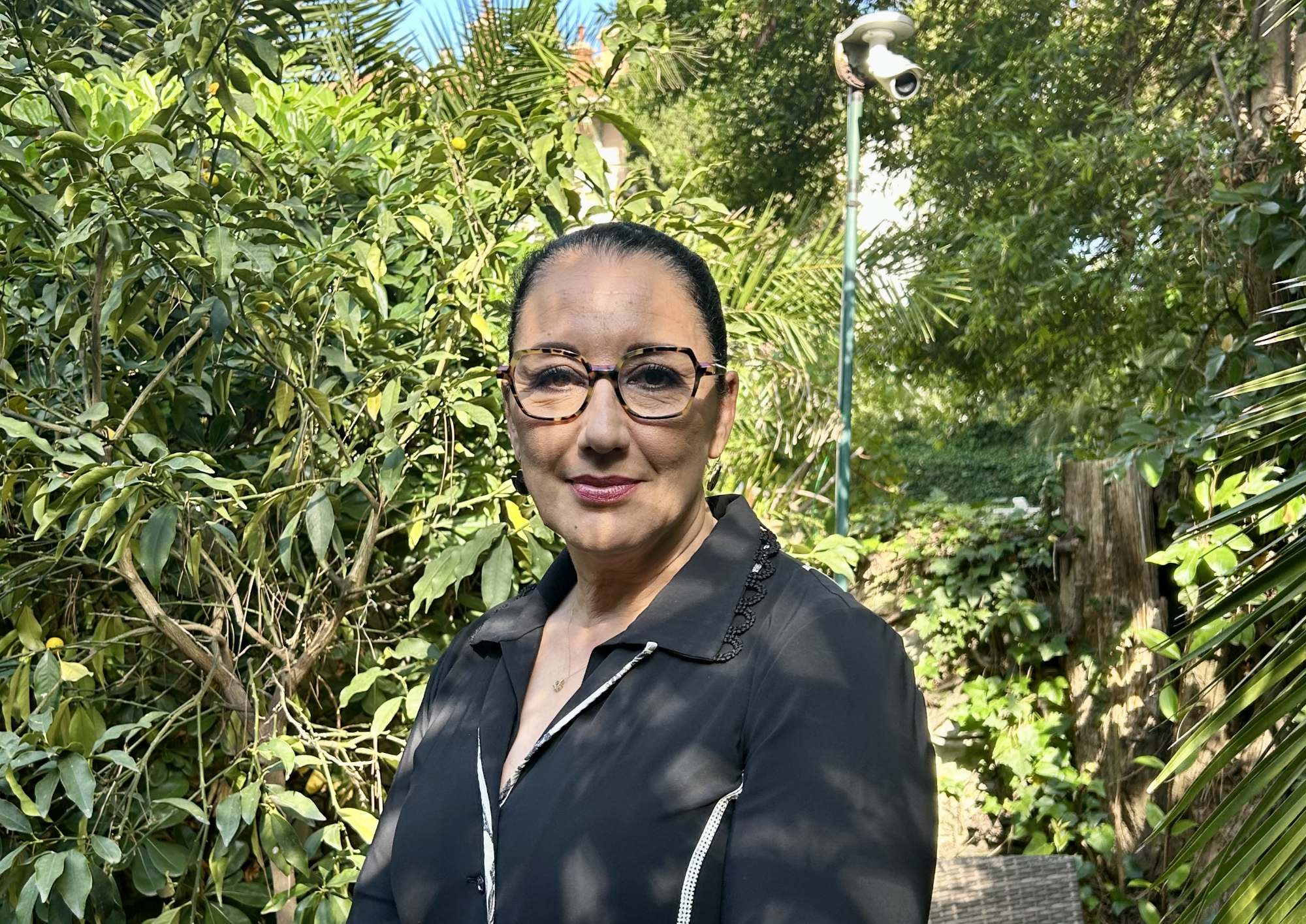 "En 2025, les marches seront accessibles aux personnes en situation de handicap": 3 questions à la ministre Fadila Khattabi, en visite au Festival de Cannes