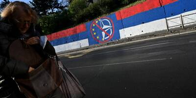 Les Serbes votent dimanche à l'ombre de la guerre en Europe