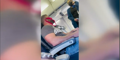 Un américain expulsé d'un avion car il portait un string à la place d'un masque