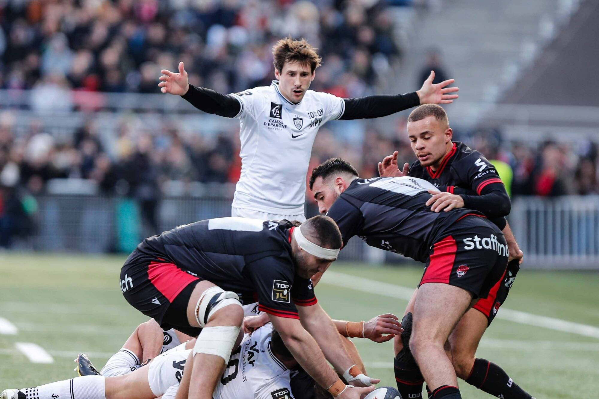 Le demi de mêlée de Toulon Baptiste Serin appelé pour remplacer Antoine Dupont en équipe de France