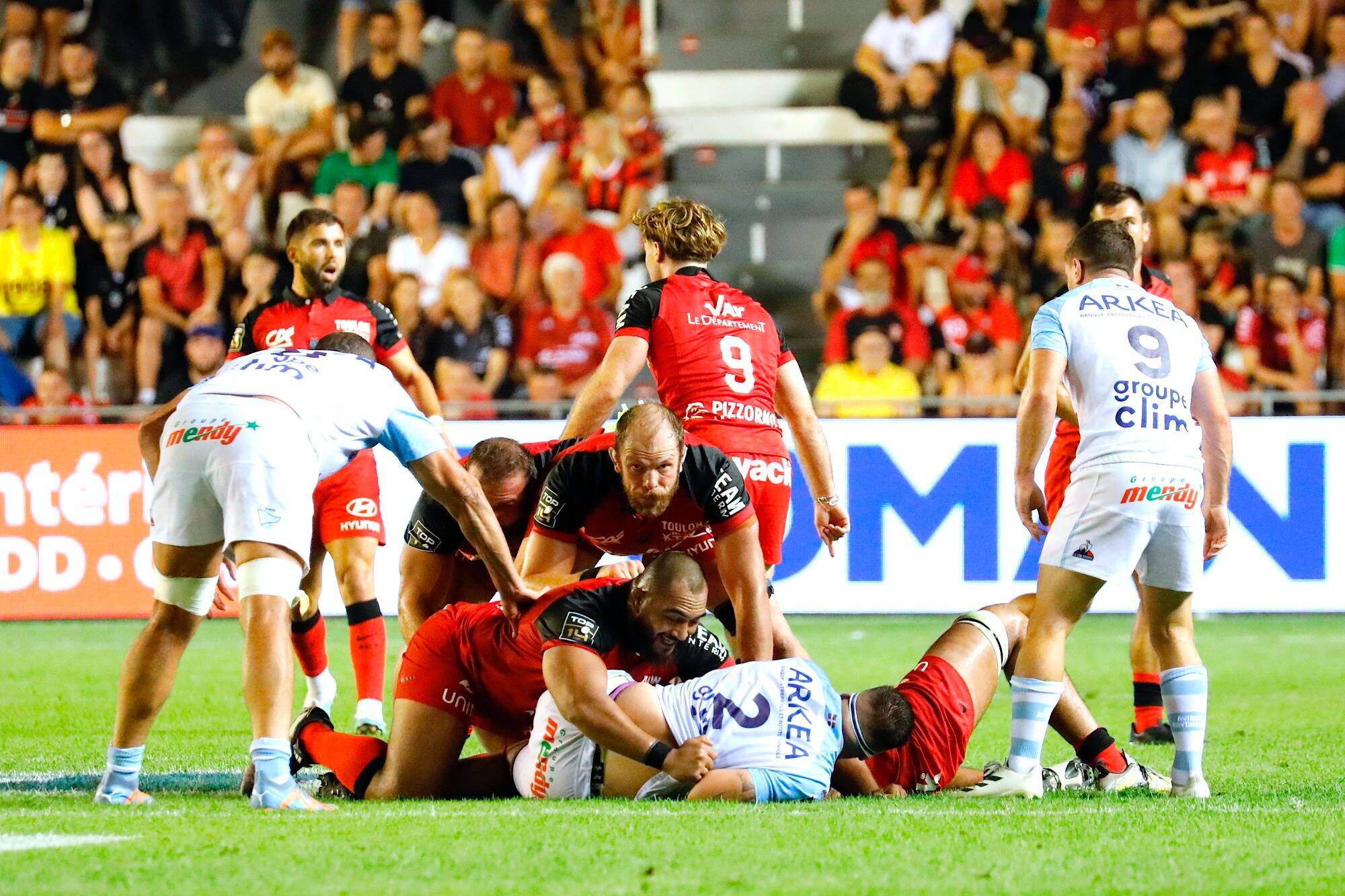Toulon mène d'une courte tête contre Bayonne, 6-0 à la mi-temps