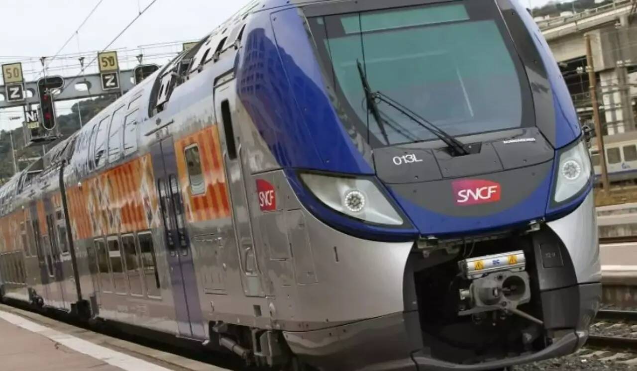 Galère pour les usagers de la SNCF: un obstacle sur la voie empêche la circulation des trains entre Grasse et Cannes