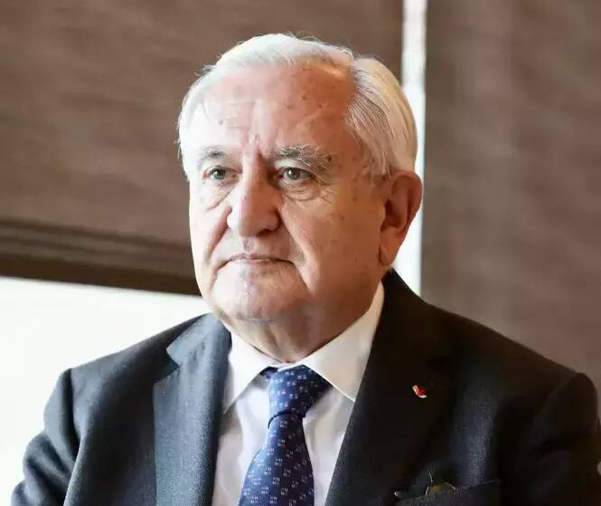 Il est très probable que des parlementaires LR rejoignent Macron au 2e tour", prédit Jean-Pierre Raffarin
